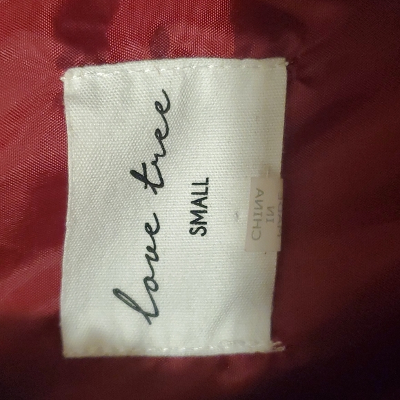 LOVE TREE FUR - Burgundy Feaux Fur Vest Size Small (Perfect  for Valentines) - Picture 2 of 9